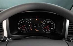 Cụm đồng hồ trung tâm: Mighty EX8 có cụm đồng hồ trung tâm hiện đại và dễ đọc, cung cấp thông tin về tốc độ, mức nhiên liệu, và các thông số khác về xe. Điều này giúp tài xế có thể theo dõi các thông tin quan trọng một cách thuận tiện và an toàn.
