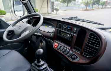 Công tắc bảng điều khiển bố trí hợp lý